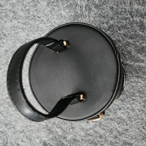 Lola Miller Simply Sisters Crown Flower Round Crossbody Bag Hawaii